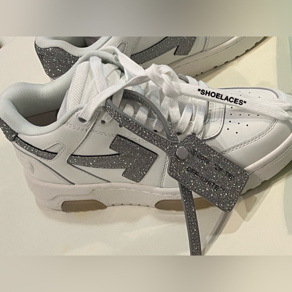 Brand New Off-White leather sneakers comes with original dust bag size 6